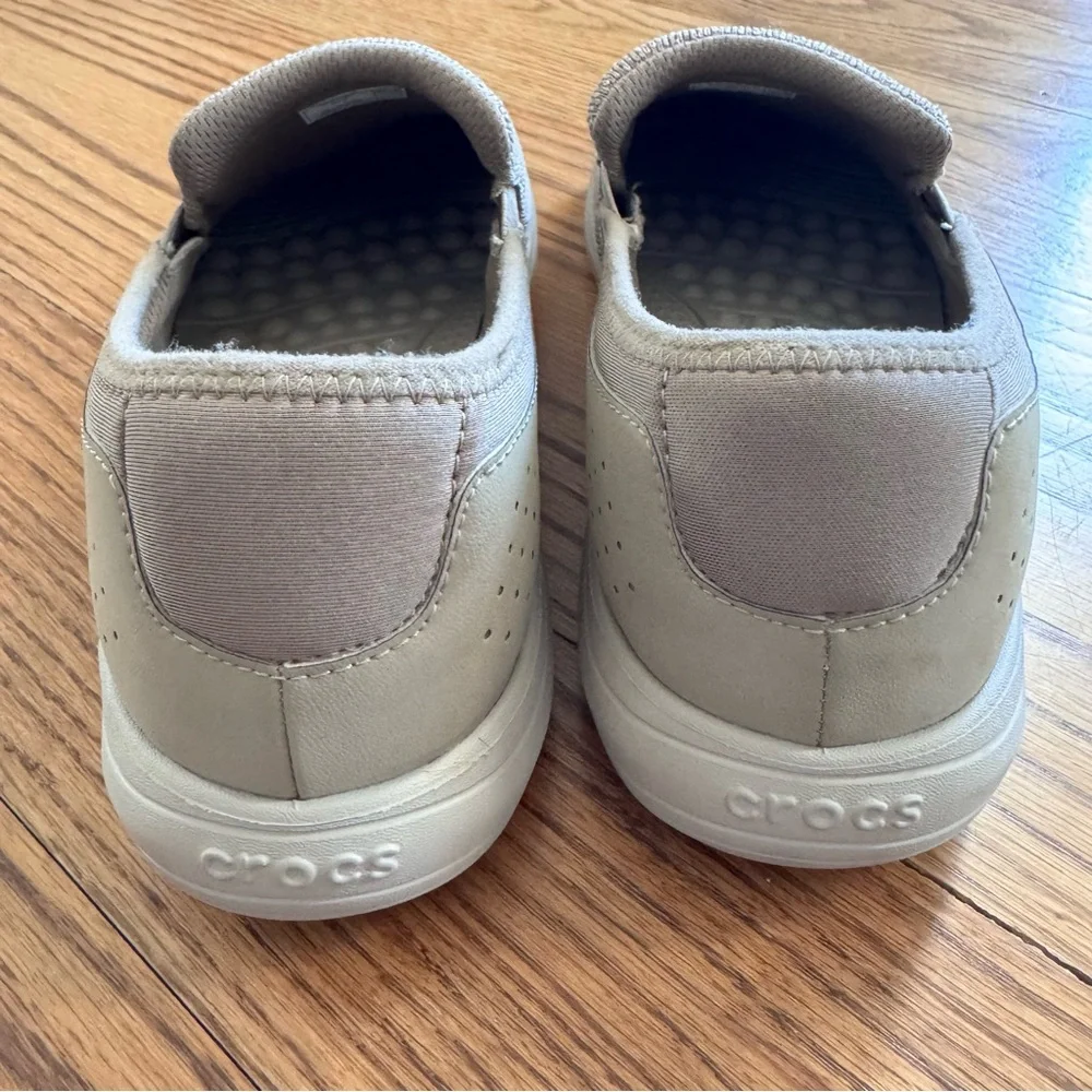 EUC Crocs Reviva Slip-On Sneakers (Reviva Canvas Loafers) size 10 style #205807
